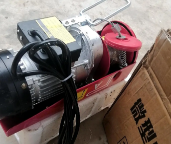 微型電動葫蘆為插秧機收割機維修提供助力